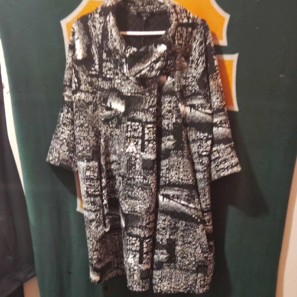 Comfy® Black and White Patterned Coat